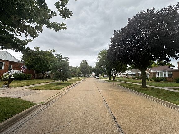 5th image of 1636 Stratford Ave