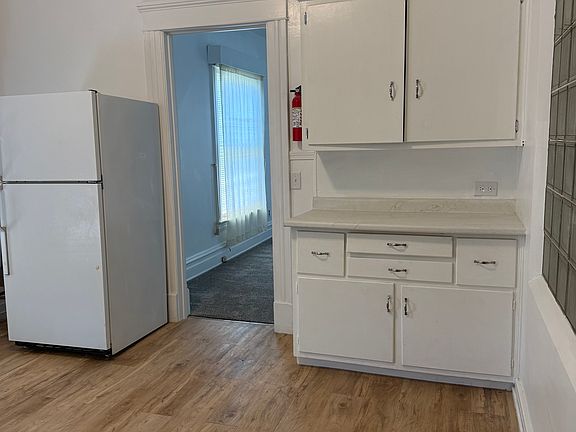 5th image of 216 Stuart Ave APT 3