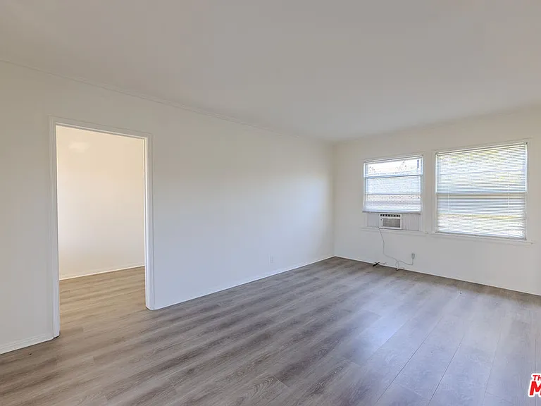 1940 S Robertson Blvd #10 — Photo 4