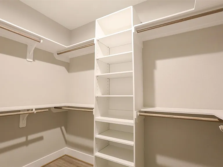 1718 Hardy St — Photo 18