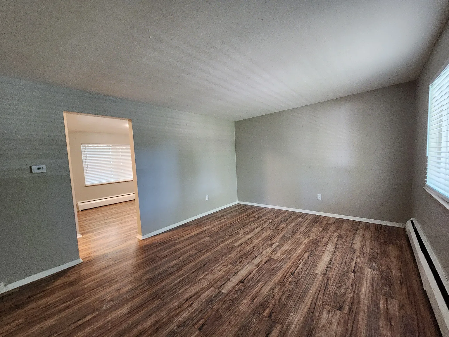 2 bed, 850 sqft, $1,595 — Photo 2