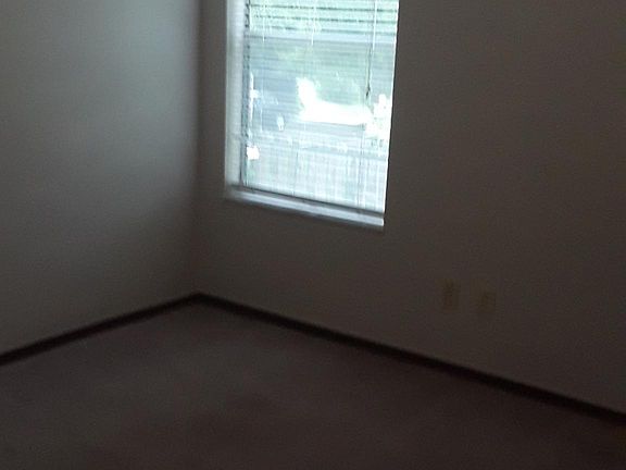 3rd image of 240 Leverette Ln APT 4