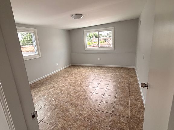 3rd image of 8601 W Cermak Rd #2