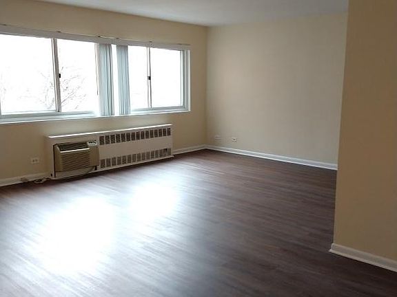 2nd image of 8556 Skokie Blvd APT 1L