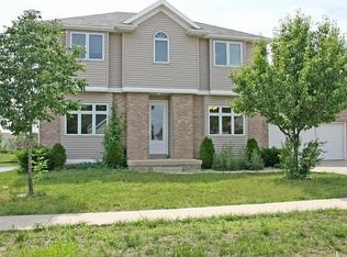 2407 Savanna Rd, Bloomington, IL 61705