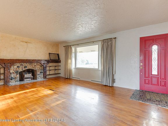 3rd image of 1508 Briarwood Dr