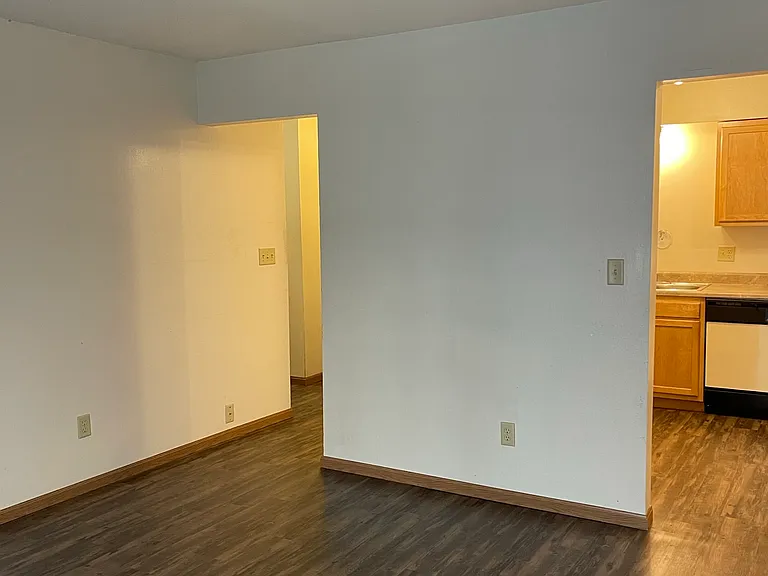 318 Ridgeland Ave #1 — Photo 4