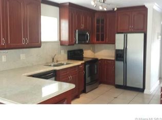 19404 NW 82nd Pl, Hialeah, FL 33015