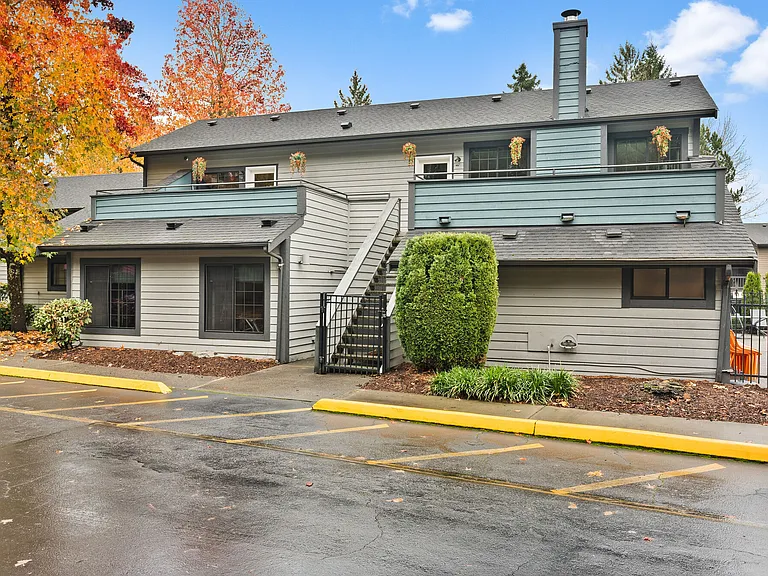 Lodge at Madrona Ridge — Photo 35