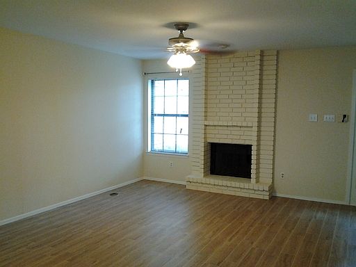 4th image of 8400 Jamestown Dr APT 528