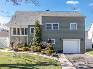 7 Exeter Rd, Fords, NJ 08863