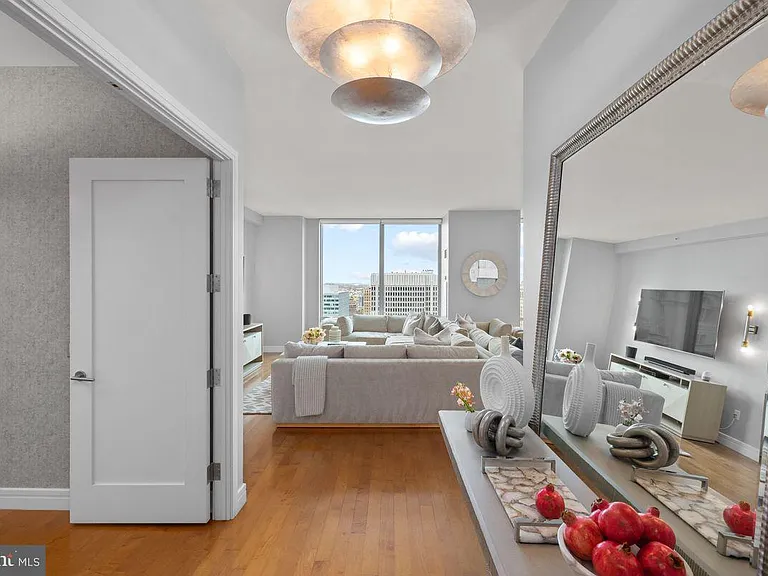 1414 S Penn Sq #25CDE — Photo 1