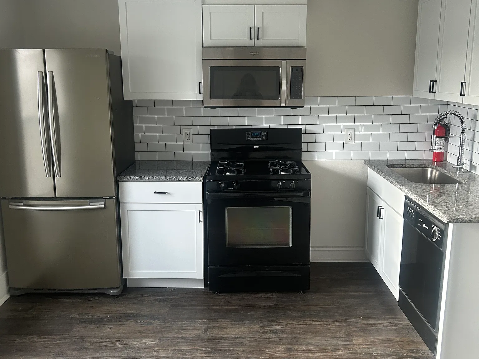 2 bed, $1,100 — Photo 2