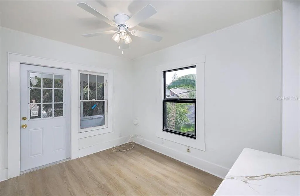2 bed, 1.0 bath, 700 sqft, $2,200 — Photo 3