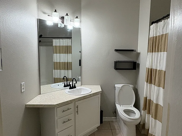 10550 Baymeadows Rd — Photo 22