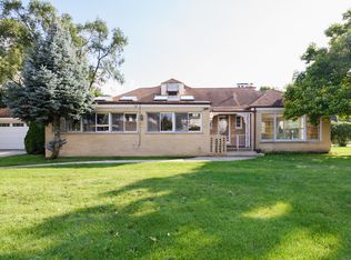 6755 N Minnehaha Ave, Lincolnwood, IL 60712
