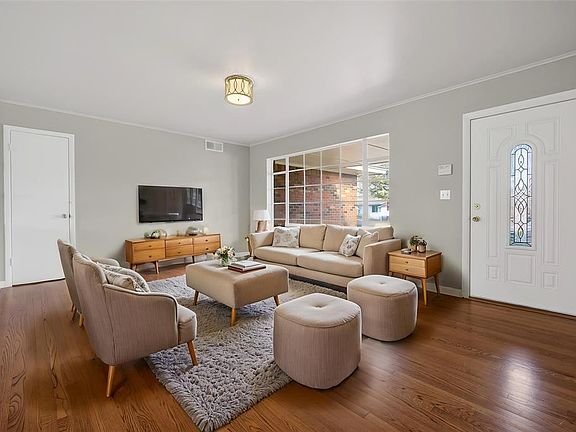 4th image of 2256 NW 54th St