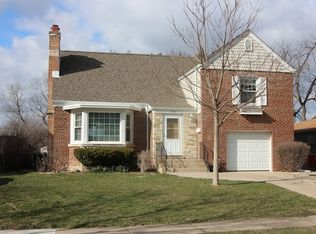 2046 Spruce Rd, Homewood, IL 60430