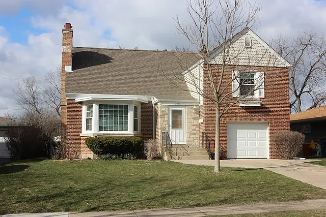 2046 Spruce Rd photo 1