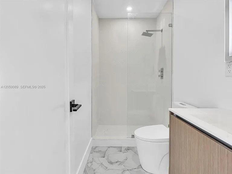 11900 N Bayshore Dr #101 — Photo 21