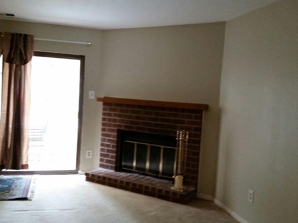 2nd image of 144 Neyland Ct