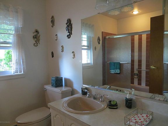 5th image of 854D Thornhill Ct #100D