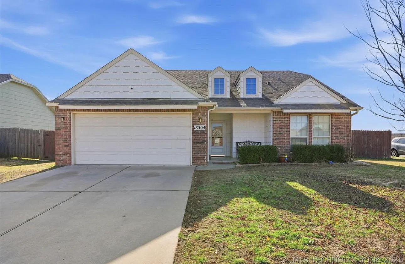 3 bed, 1357 sqft, $1,890 — Photo 1