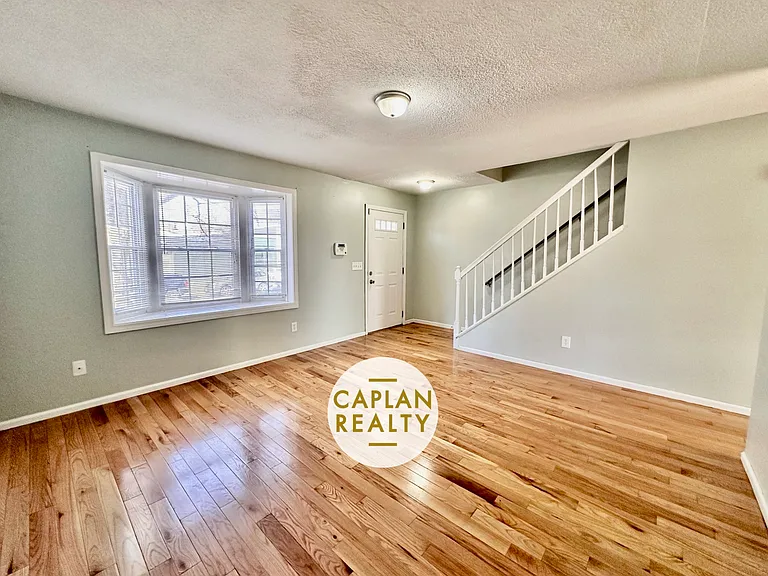 521 East St #O1 — Photo 7