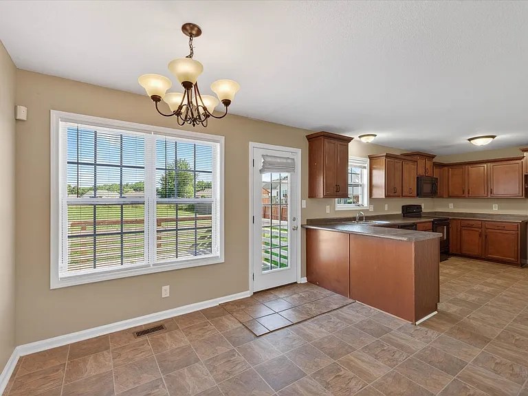551 Fox Trot Dr — Photo 11