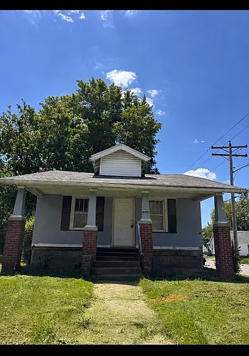 1505 E Walnut St Photo 1