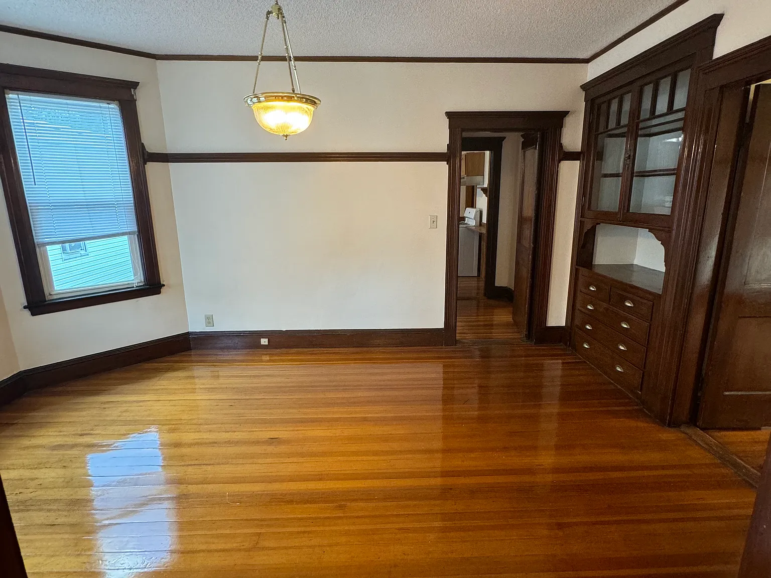 3 bed, 1168 sqft, $2,800 — Photo 4