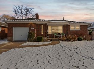 28506 Kimberly Ln, Saint Clair Shores, MI 48081