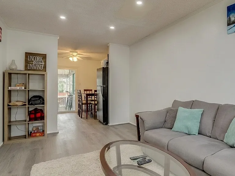 11646 Lincoln St — Photo 60