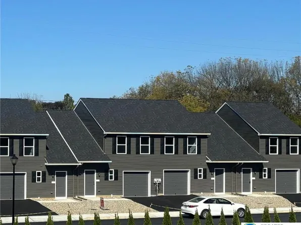 665 Sipos Dr, Northampton, PA 18067