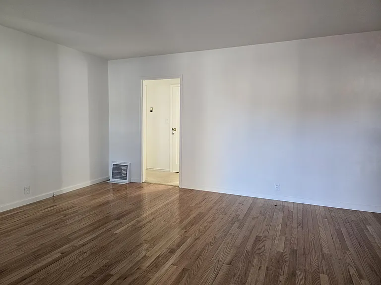 1636 Virginia St — Photo 2