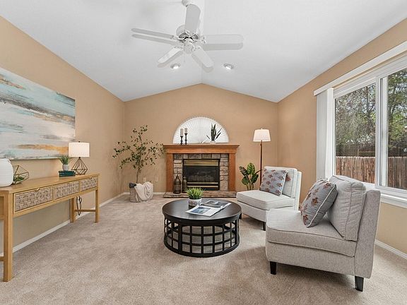5th image of 621 Rider Ridge Dr