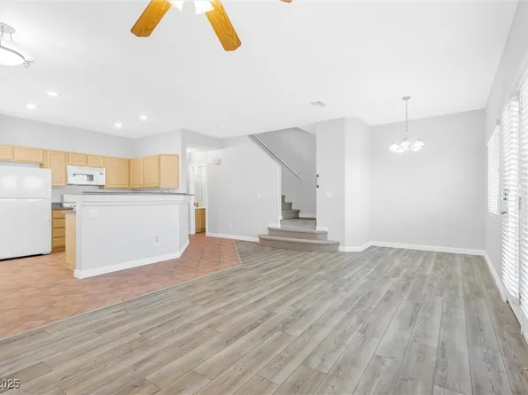 6637 Lookout Lodge Ln Unit 2, North Las Vegas, NV 89084