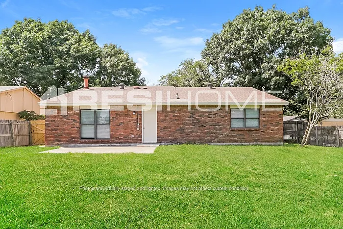 906 Fort Worth St — Photo 14
