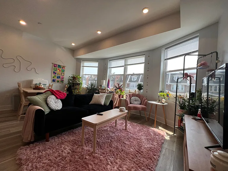 4937 Chestnut St — Photo 1