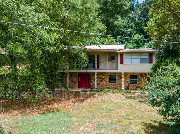 630 Colonial Dr, Harriman, TN 37748