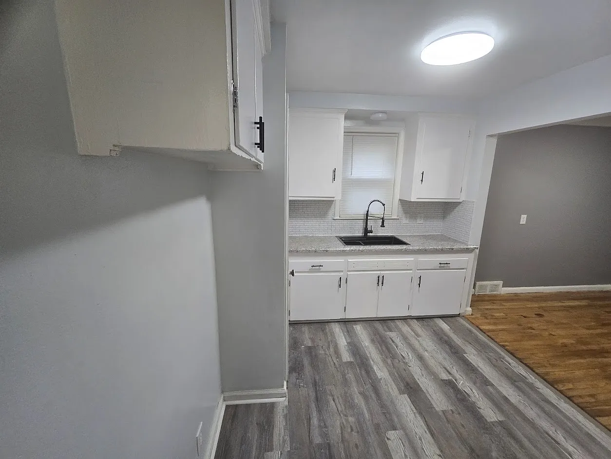 3 bed, 1.5 bath, 998 sqft, $1,400 — Photo 3