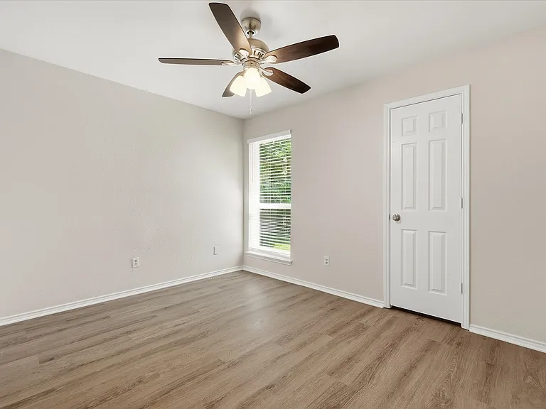 7913 Pebblebrook Dr — Photo 13