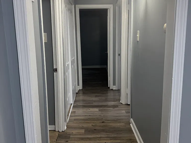 556 Robinhood Rd — Photo 5