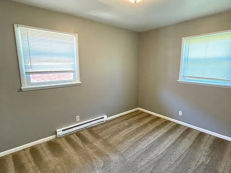 3256-3258 Mooresville Rd — Photo 9