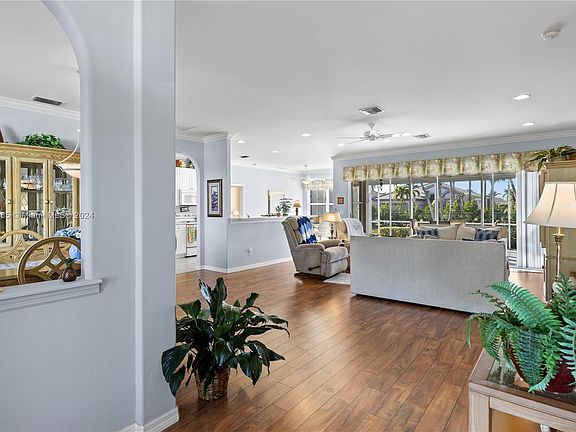 5th image of 16624 Wellington Lakes Cir