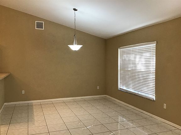 4th image of 2579 SE Marseille St