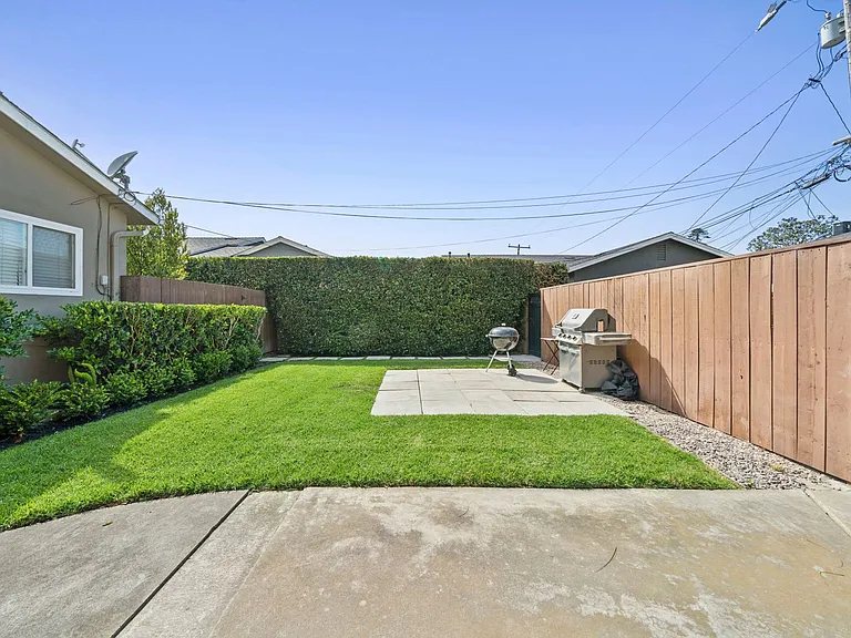 1400 Haven Pl — Photo 13
