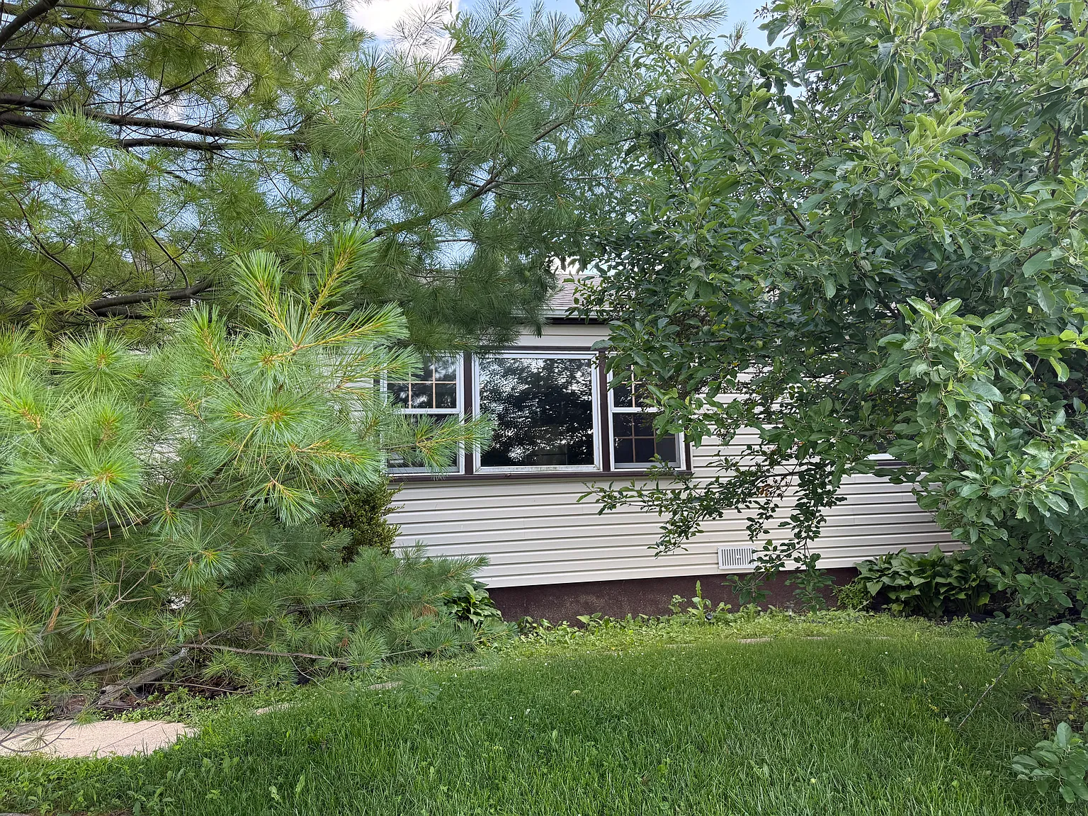 4 bed, 1556 sqft, $2,700 — Photo 4