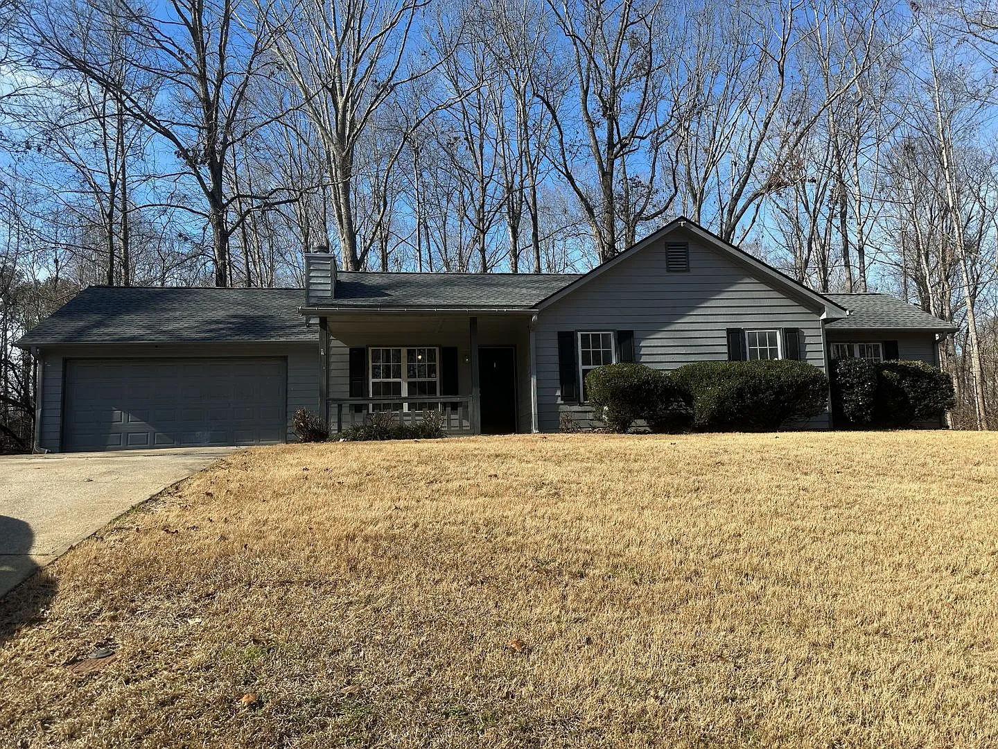 3 Bedroom / 2 Bathroom House — Photo 1