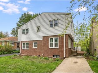 336 E Quincy St #B, Riverside, IL 60546